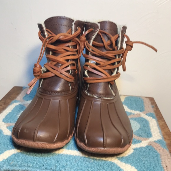 Crown & Ivy Duck Boots - Picture 2 of 9